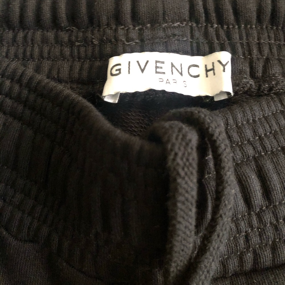 Givenchy Calligraphy - Picture 5 of 7
